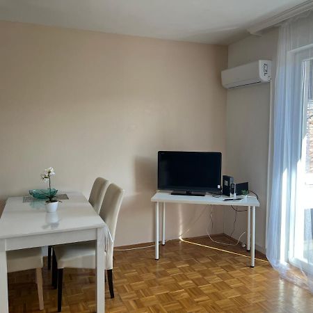 Centrum Szeged Apartman Buitenkant foto