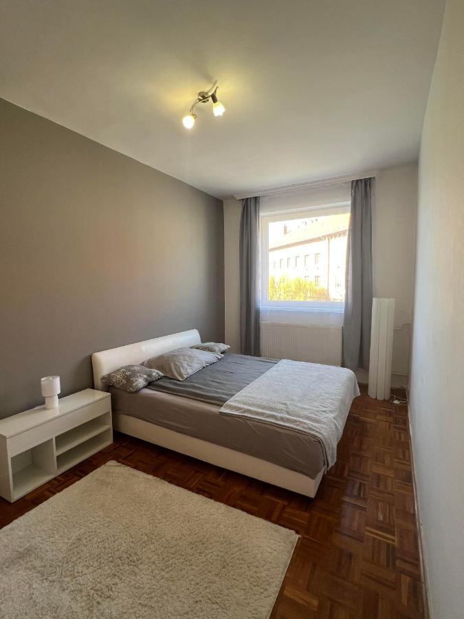 Centrum Szeged Apartman Buitenkant foto