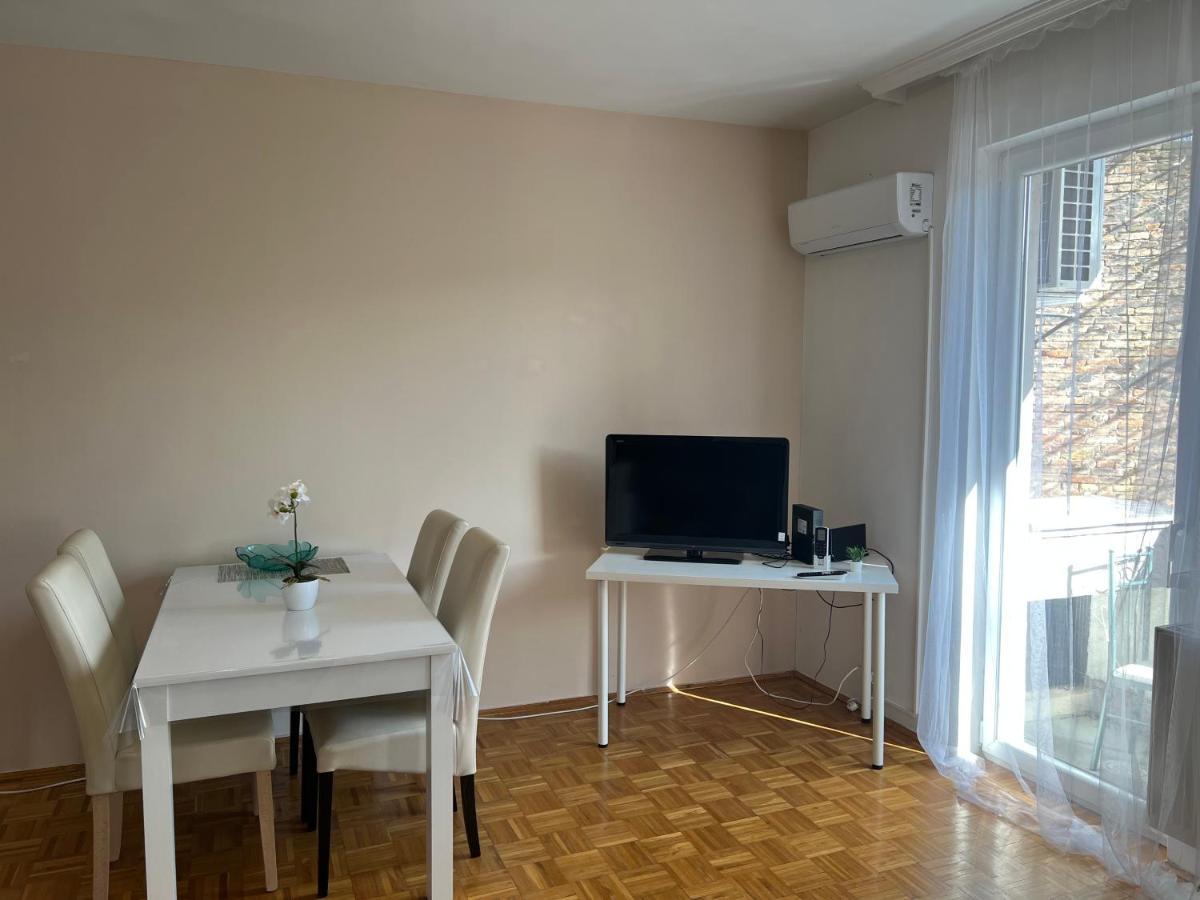 Centrum Szeged Apartman Buitenkant foto